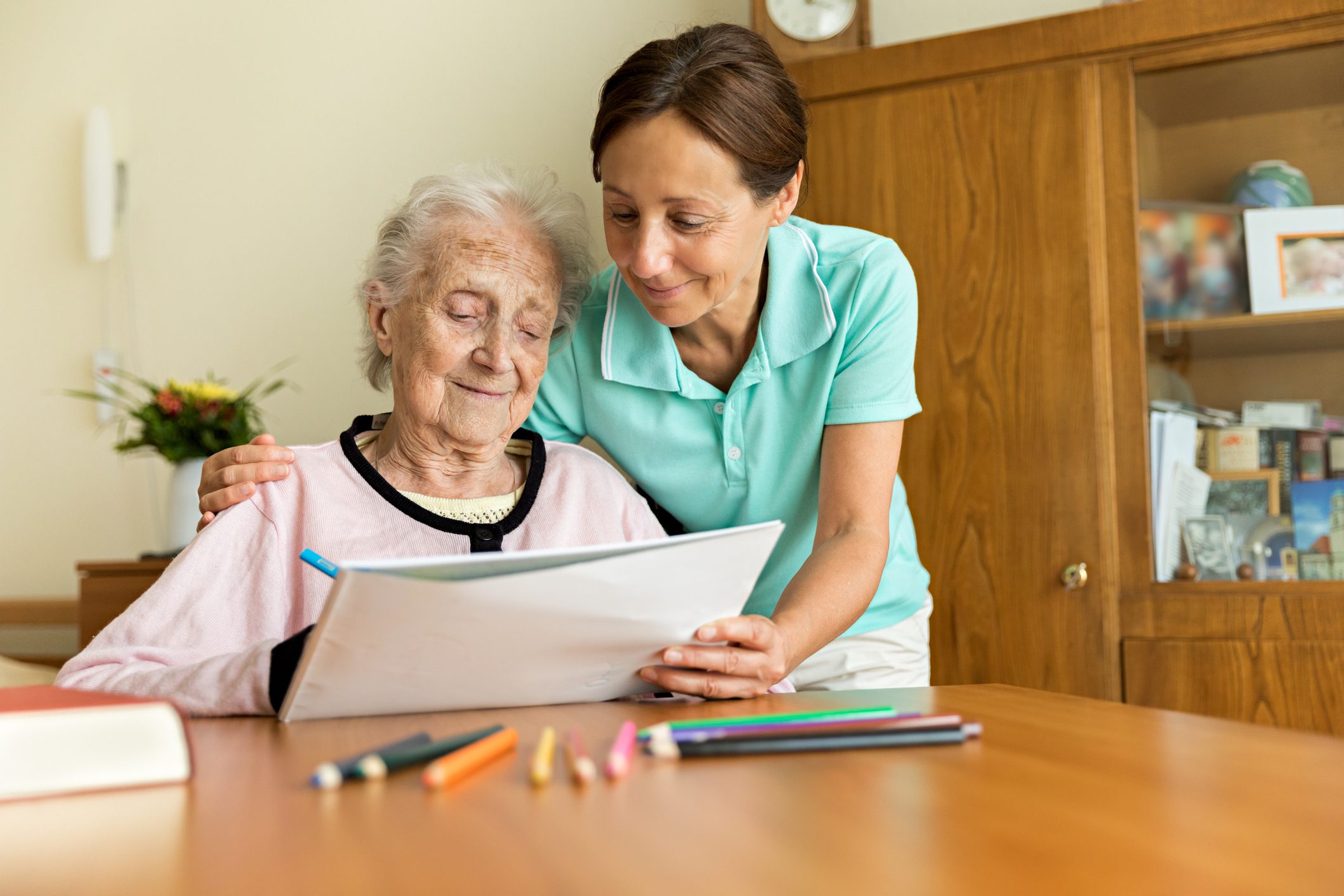 Caring For A Loved One With Alzheimer's: 4 Tips For Family Caregivers ...
